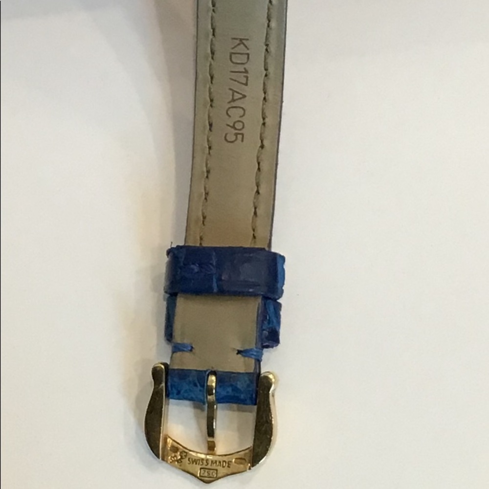 *SOLD* Cartier Mini Diabolo 18K Yellow Gold Watch - Picture 5 of 11